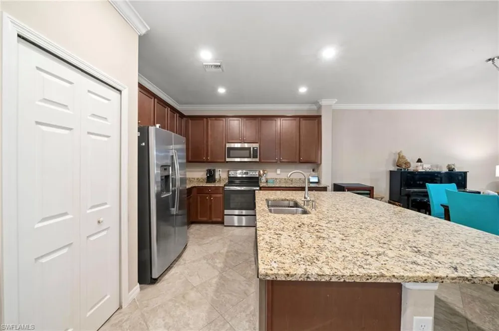 9086 Woodhurst Drive Naples, FL 34120