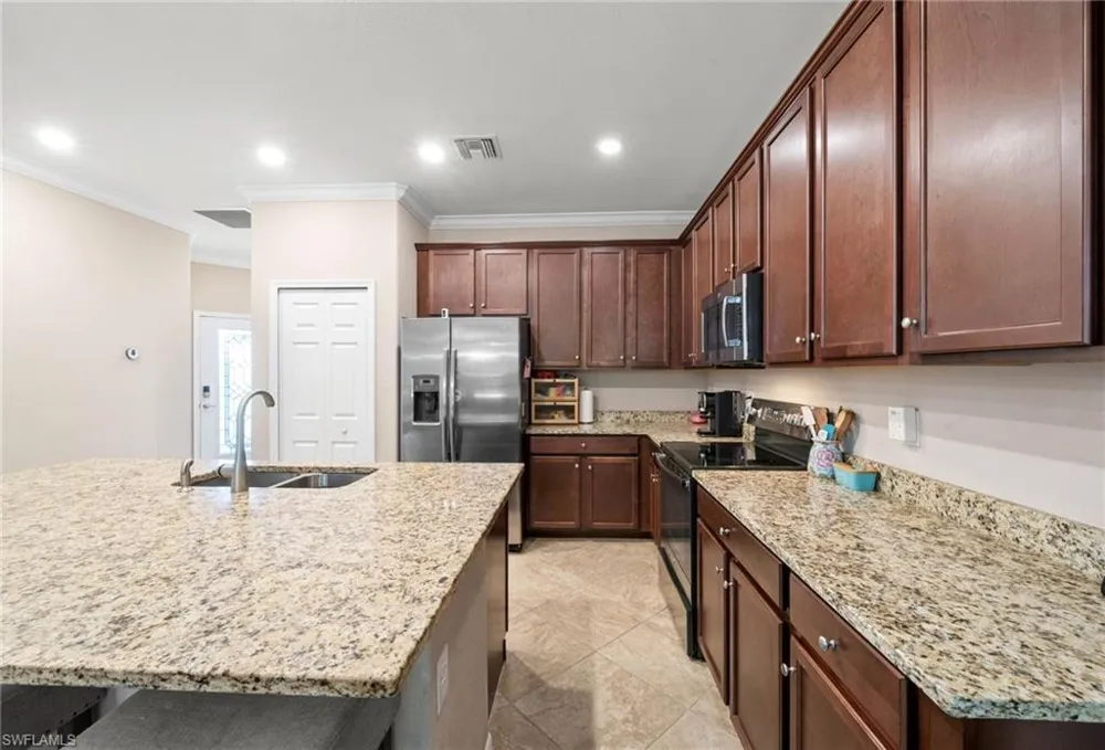 9086 Woodhurst Drive Naples, FL 34120