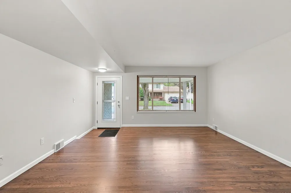 1810 Briarwood Drive Madison Heights City, MI 48071