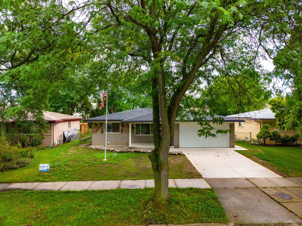 1810 Briarwood Drive Madison Heights City, MI 48071