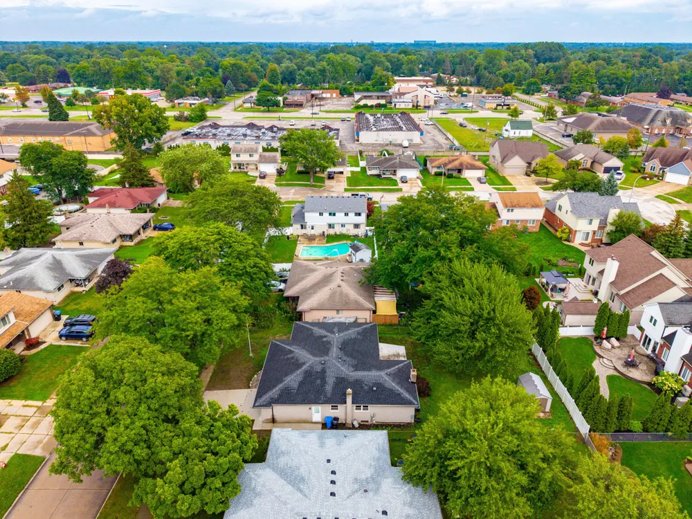 1810 Briarwood Drive Madison Heights City, MI 48071