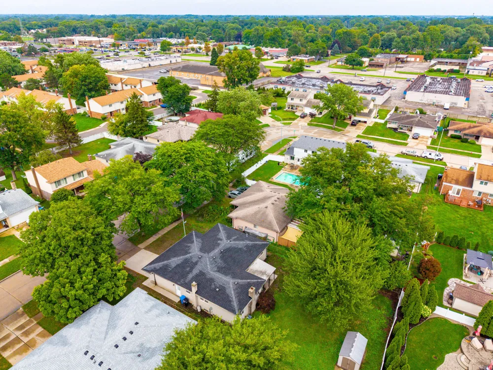 1810 Briarwood Drive Madison Heights City, MI 48071