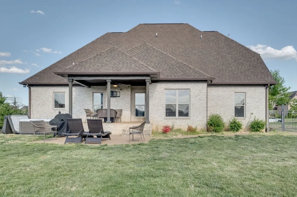 902 Larkspur Ln Lebanon, TN 37087