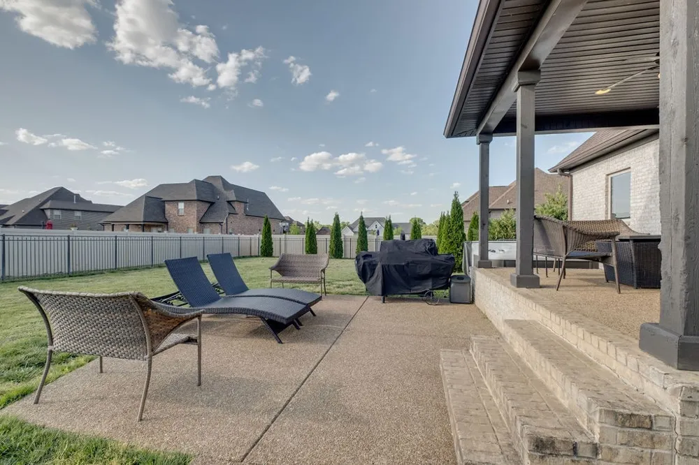 902 Larkspur Ln Lebanon, TN 37087