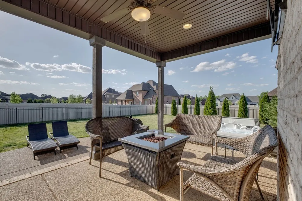 902 Larkspur Ln Lebanon, TN 37087