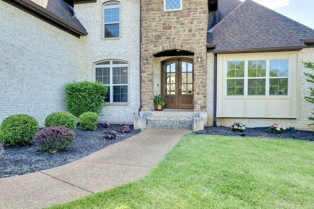 902 Larkspur Ln Lebanon, TN 37087