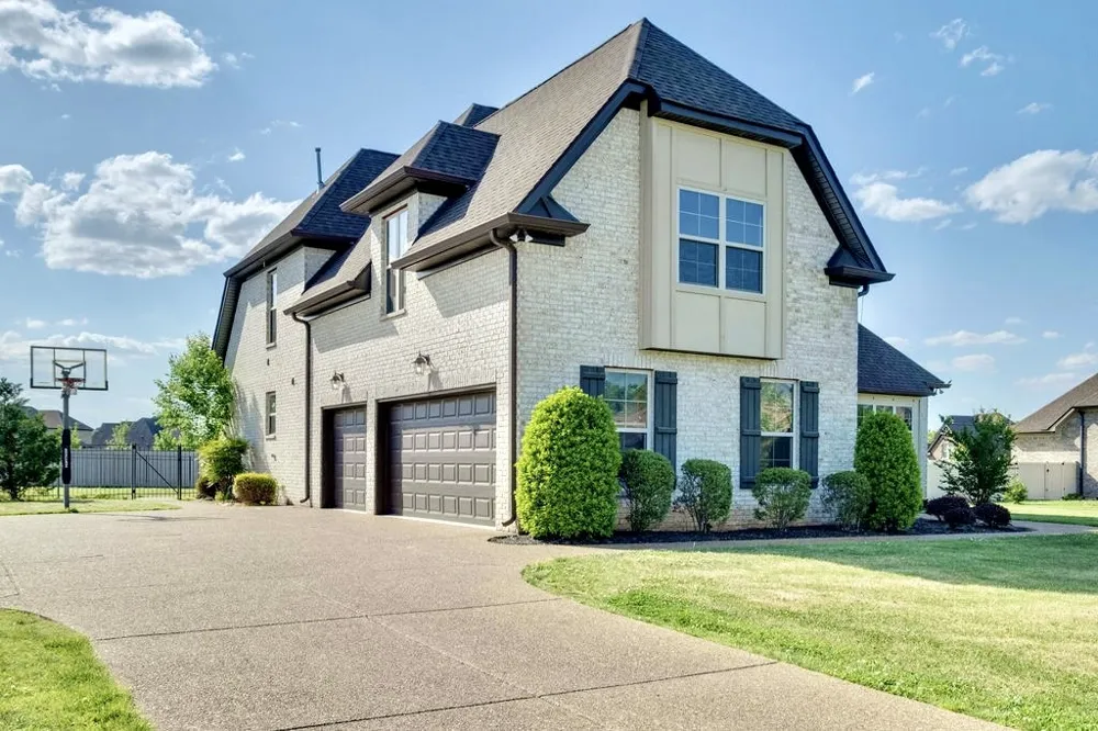 902 Larkspur Ln Lebanon, TN 37087