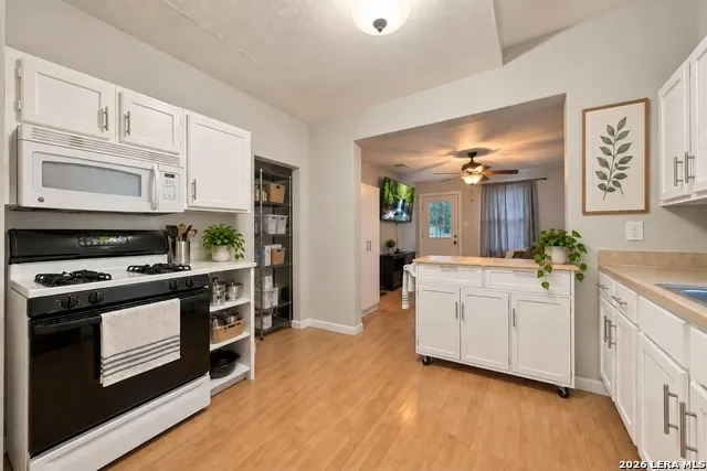 928 KAYTON AVE San Antonio, TX 78210