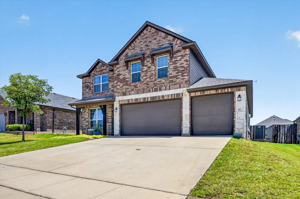 39 S Highland Drive Sanger, TX 76266