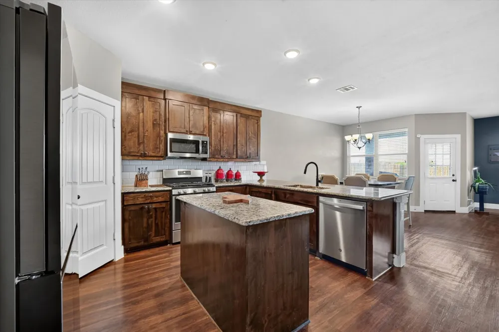 39 S Highland Drive Sanger, TX 76266