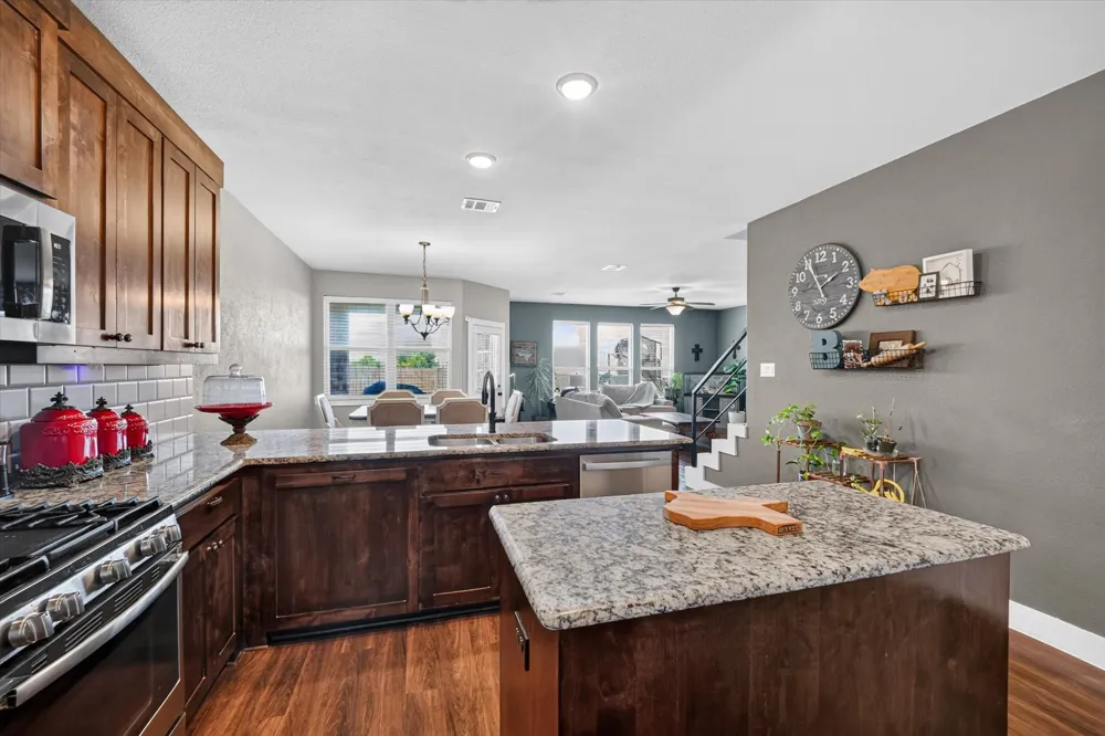 39 S Highland Drive Sanger, TX 76266