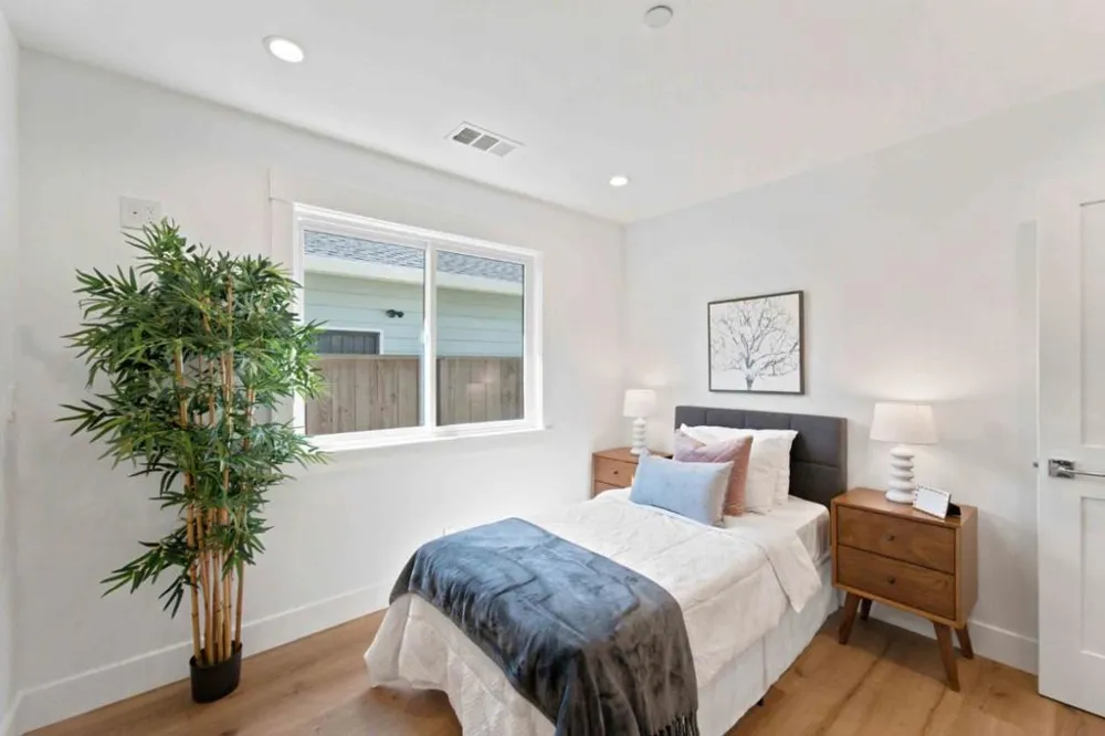 224 Ivy Drive Menlo Park, CA 94025