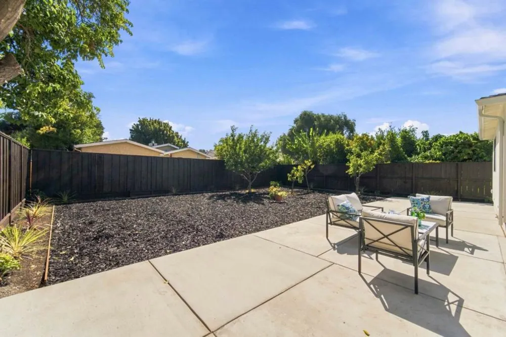 224 Ivy Drive Menlo Park, CA 94025