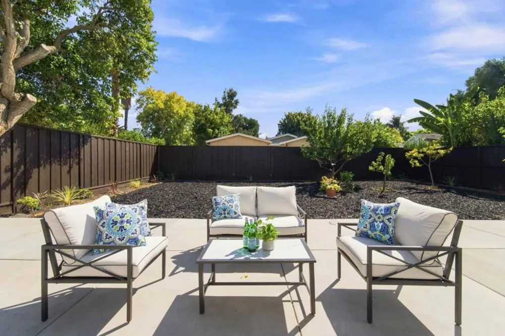 224 Ivy Drive Menlo Park, CA 94025