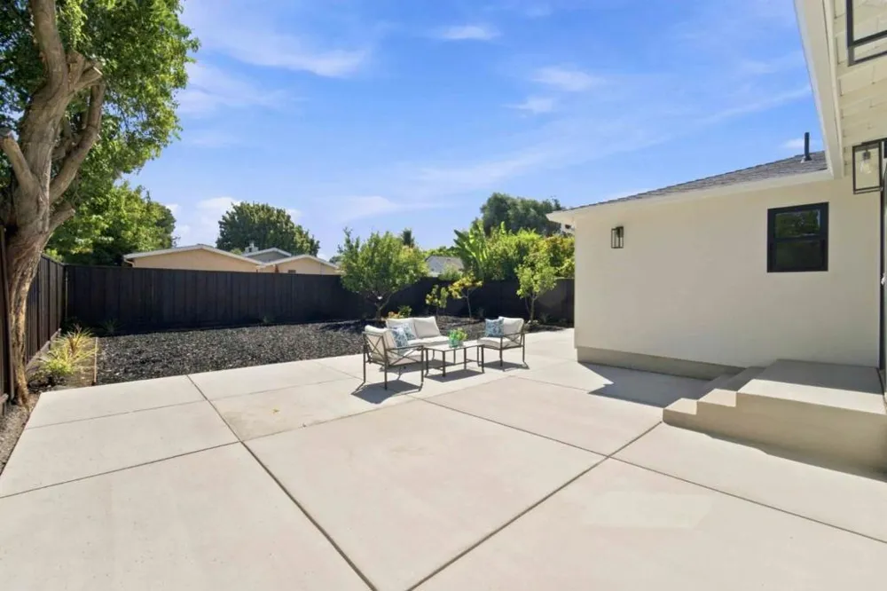 224 Ivy Drive Menlo Park, CA 94025