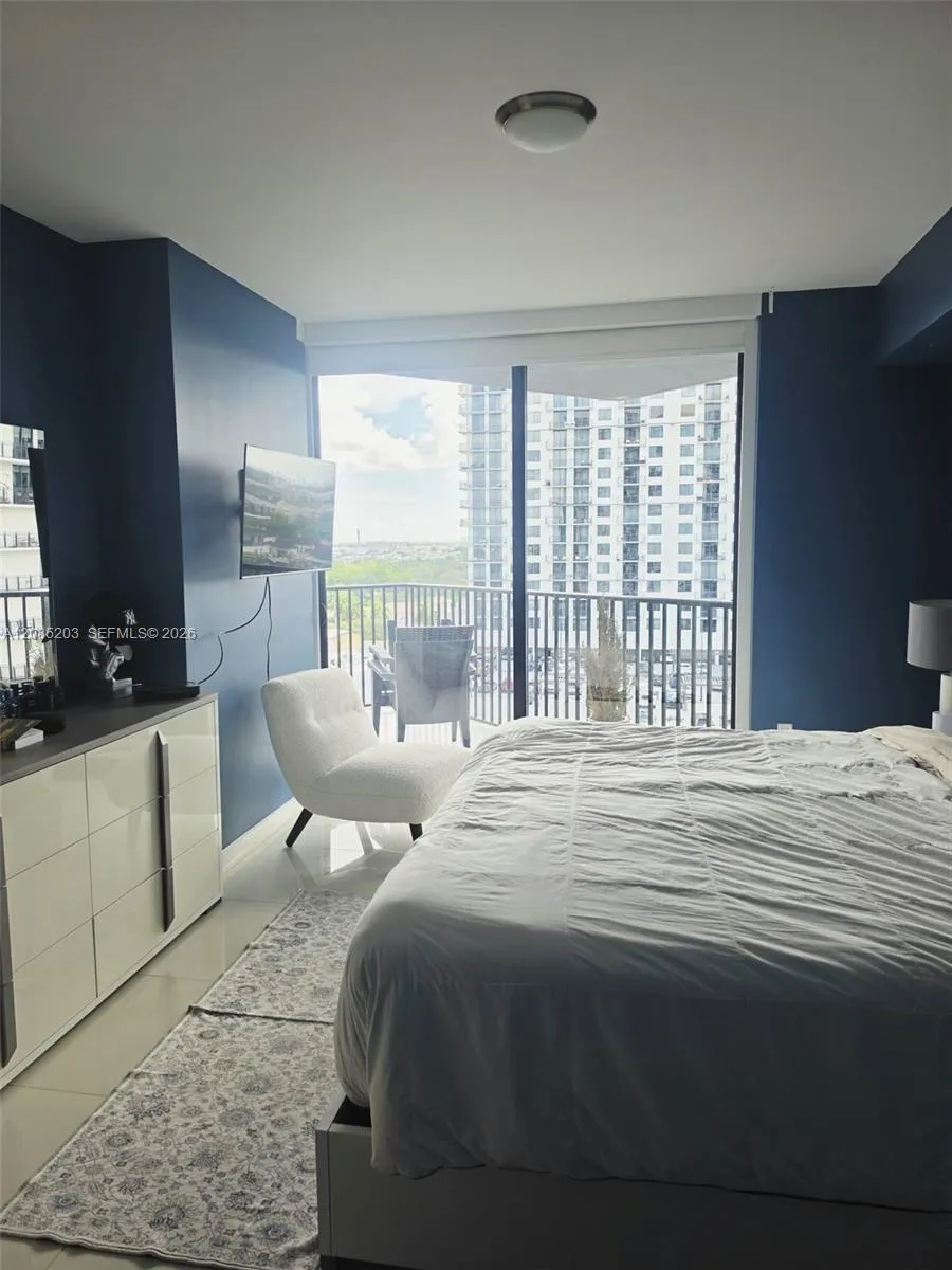 5252 NW 85th Ave #809 Doral, FL 33166