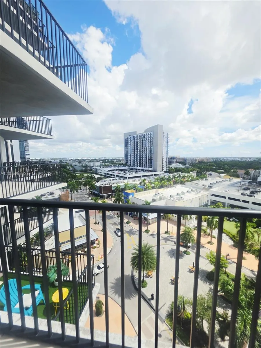 5252 NW 85th Ave #809 Doral, FL 33166