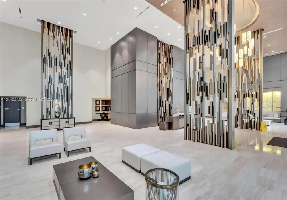 5252 NW 85th Ave #809 Doral, FL 33166