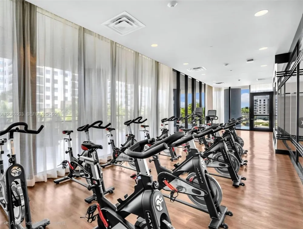 5252 NW 85th Ave #809 Doral, FL 33166