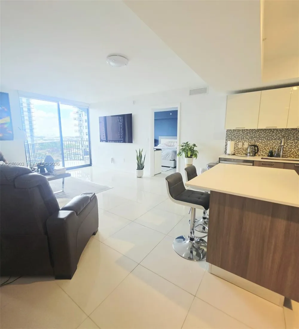 5252 NW 85th Ave #809 Doral, FL 33166