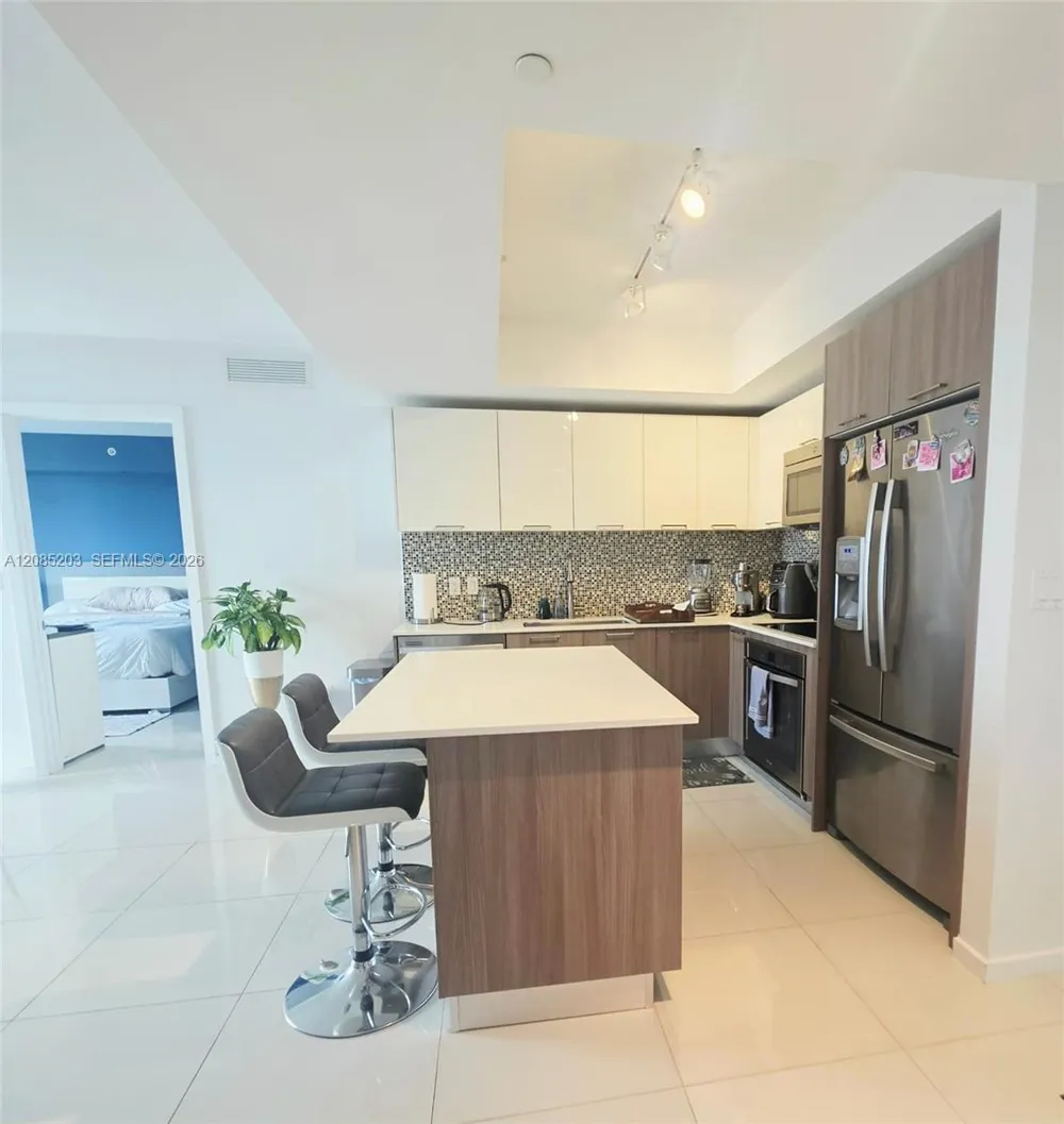 5252 NW 85th Ave #809 Doral, FL 33166