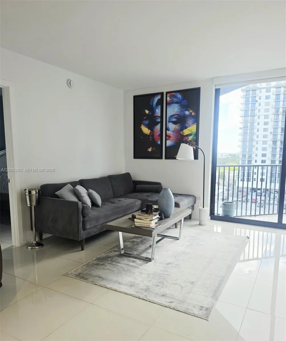 5252 NW 85th Ave #809 Doral, FL 33166