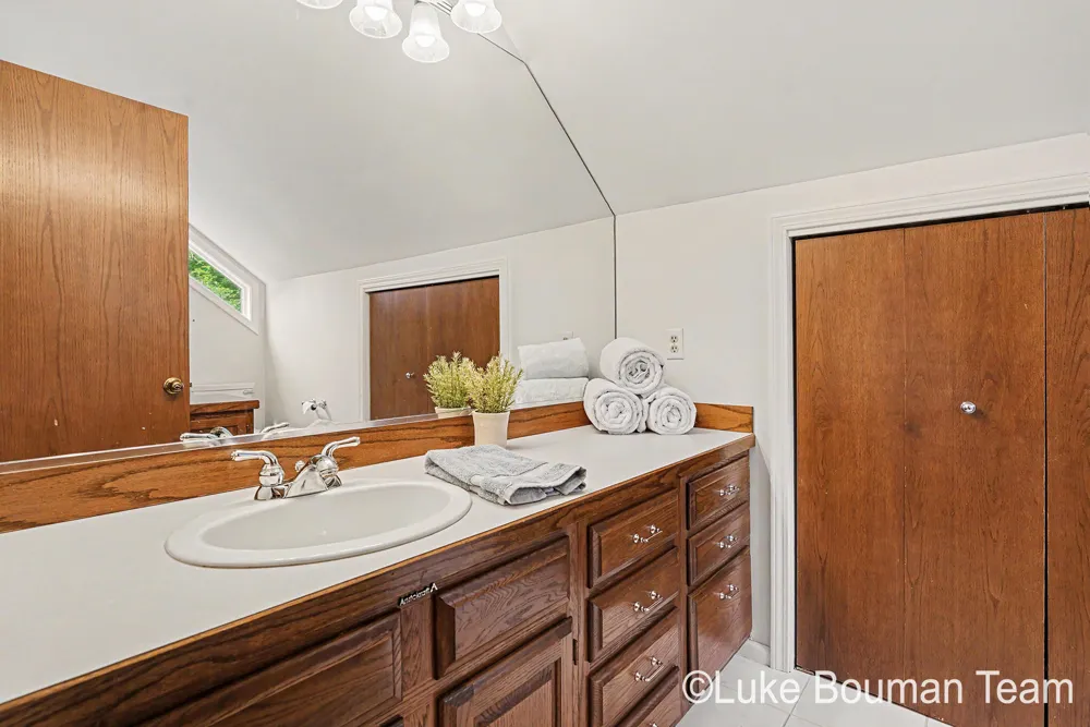 3635 Vienna Stras Street Holland, MI 49423
