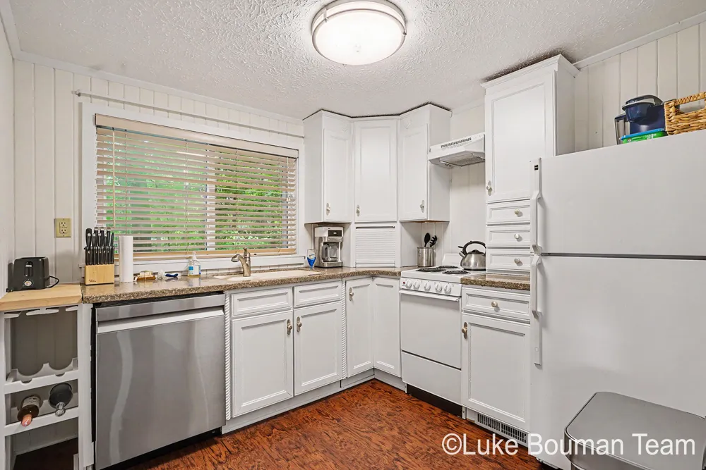3635 Vienna Stras Street Holland, MI 49423