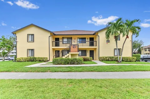 4717 Lucerne Lakes Boulevard E #201
