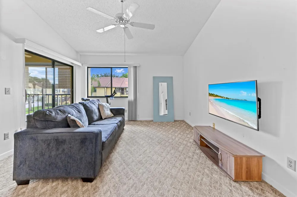 4717 Lucerne Lakes Boulevard E #201 Lake Worth, FL 33467