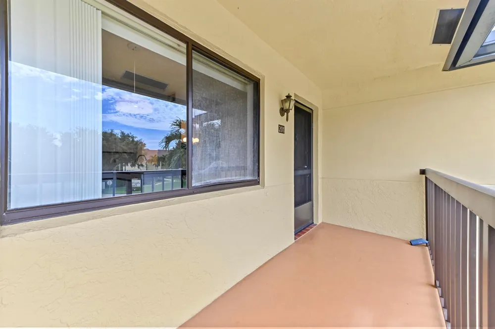 4717 Lucerne Lakes Boulevard E #201 Lake Worth, FL 33467