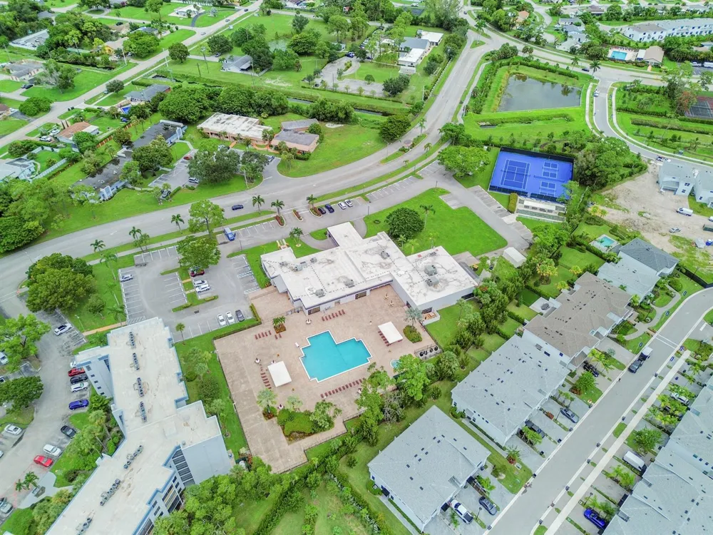 4717 Lucerne Lakes Boulevard E #201 Lake Worth, FL 33467