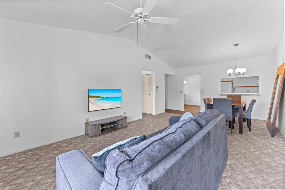 4717 Lucerne Lakes Boulevard E #201 Lake Worth, FL 33467