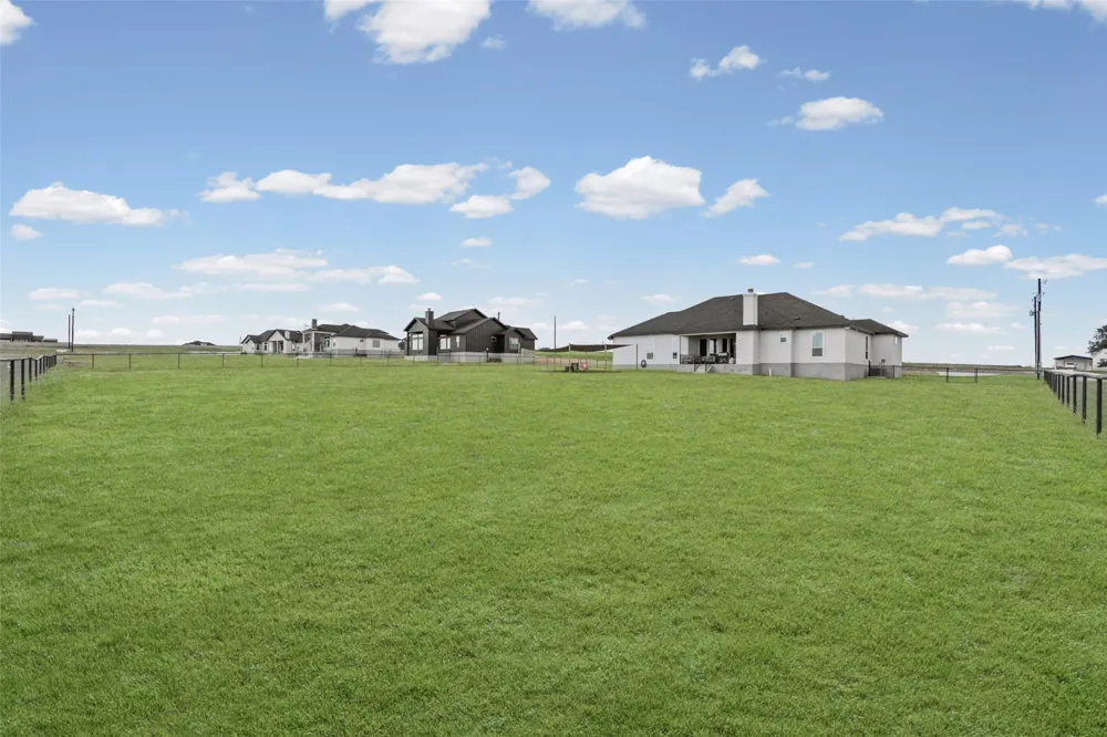 112 Pioneer Drive La Vernia, TX 78121