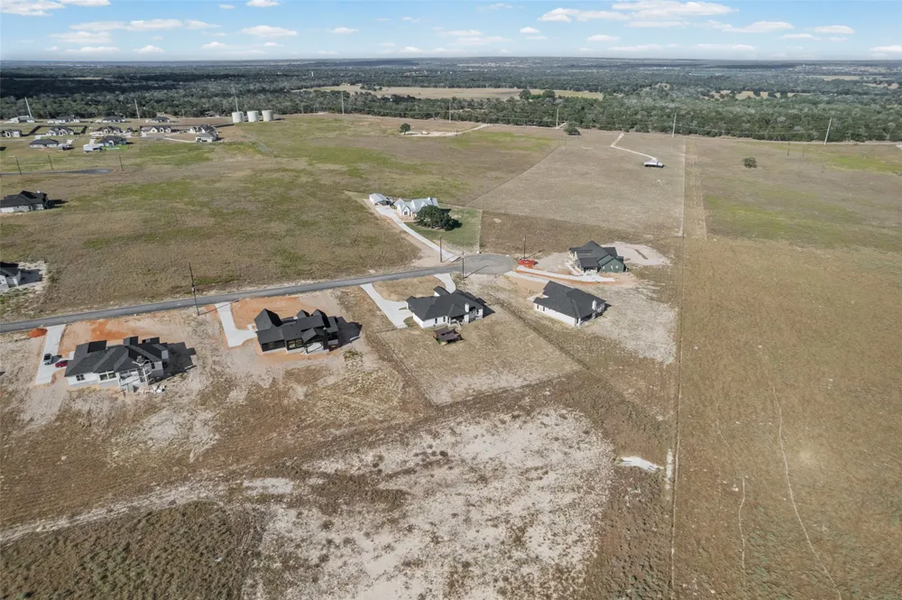 112 Pioneer Drive La Vernia, TX 78121