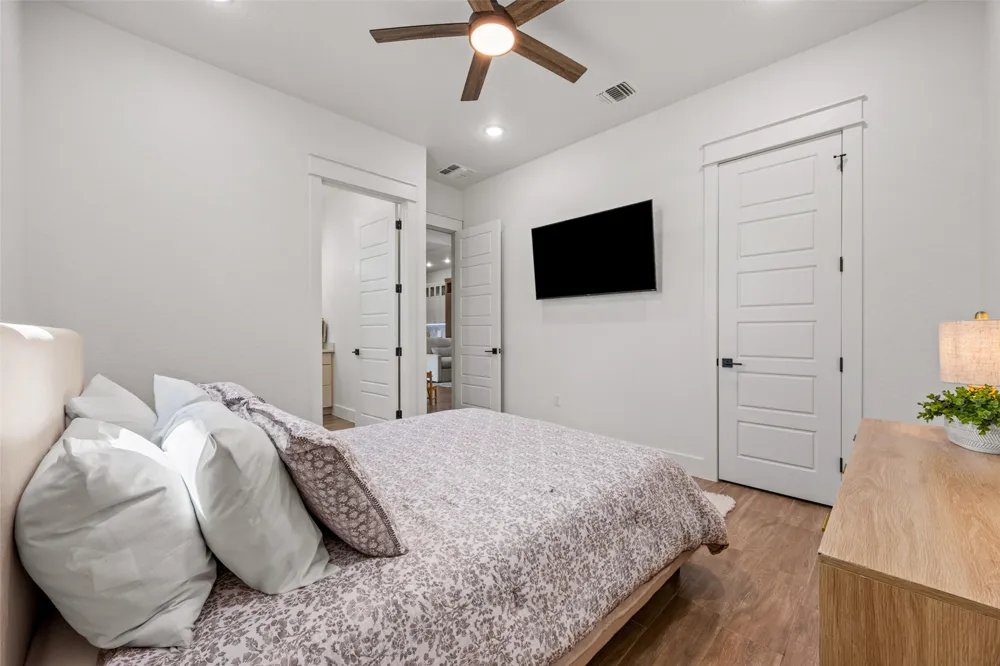 112 Pioneer Drive La Vernia, TX 78121