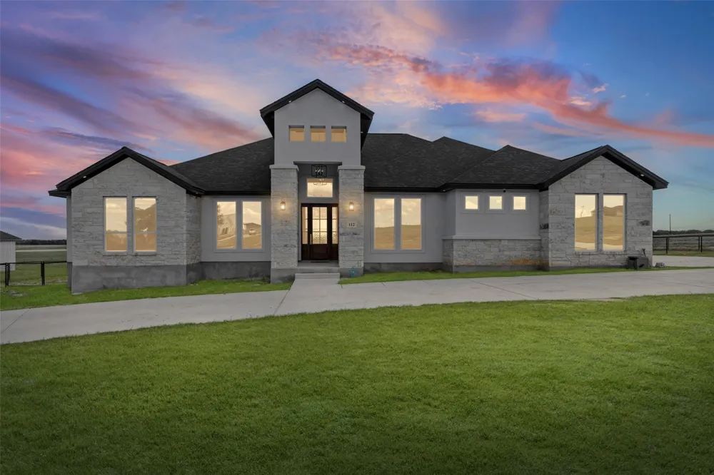 112 Pioneer Drive La Vernia, TX 78121