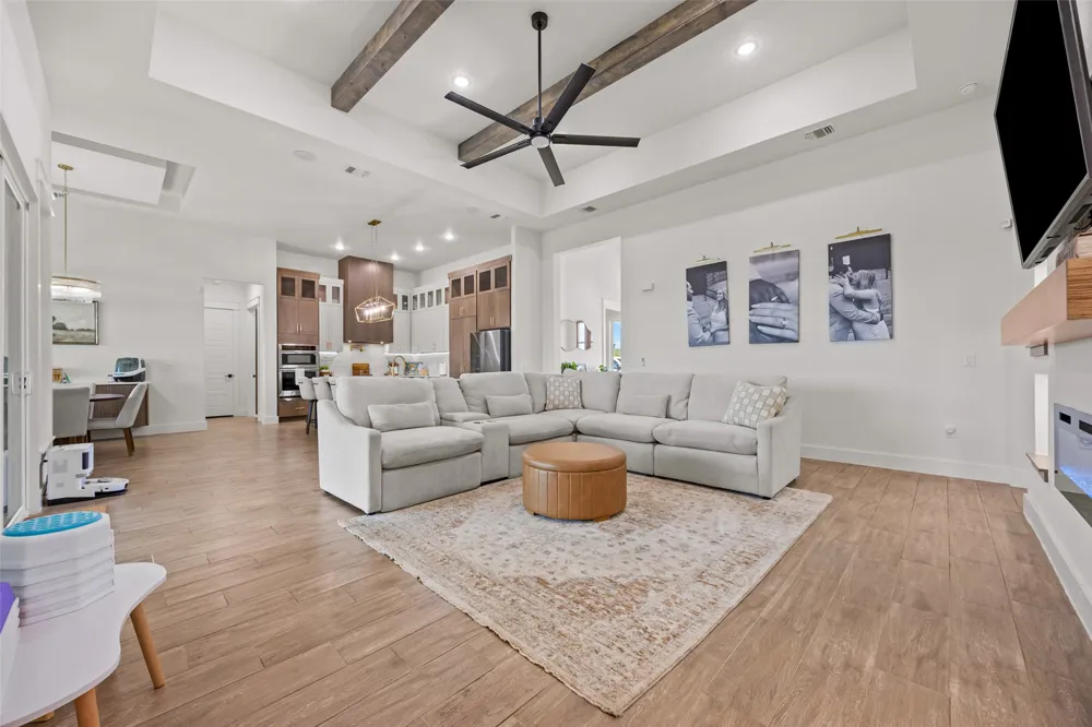 112 Pioneer Drive La Vernia, TX 78121
