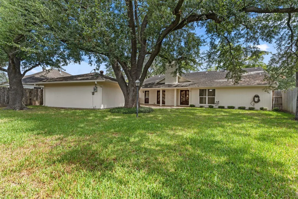 506 Briar Hill Drive Houston, TX 77042