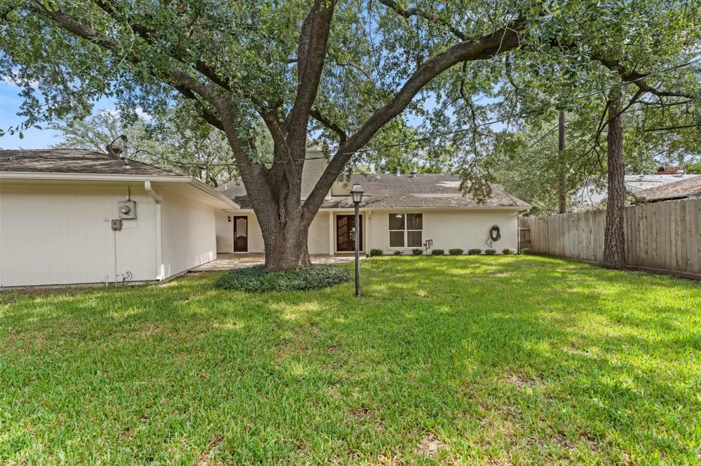 506 Briar Hill Drive Houston, TX 77042