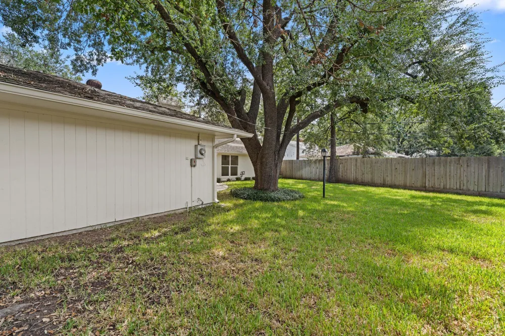 506 Briar Hill Drive Houston, TX 77042