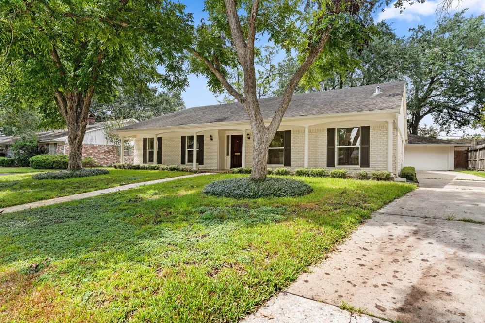 506 Briar Hill Drive Houston, TX 77042