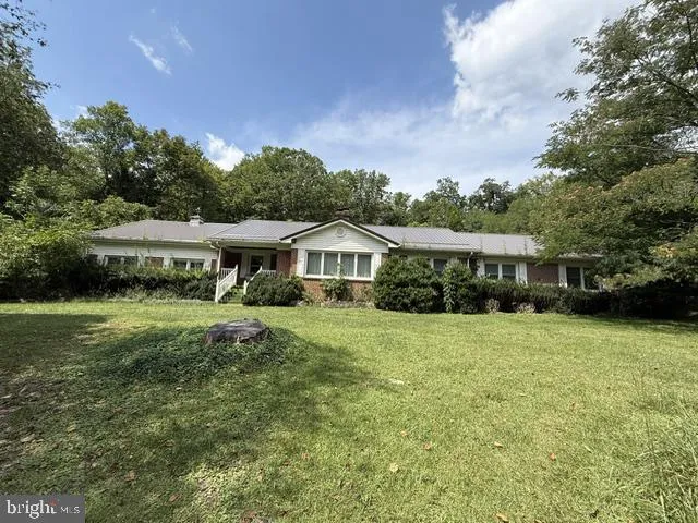 22413 MOUNTAINEER DR Seneca Rocks, WV 26884