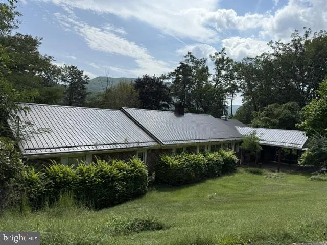 22413 MOUNTAINEER DR Seneca Rocks, WV 26884