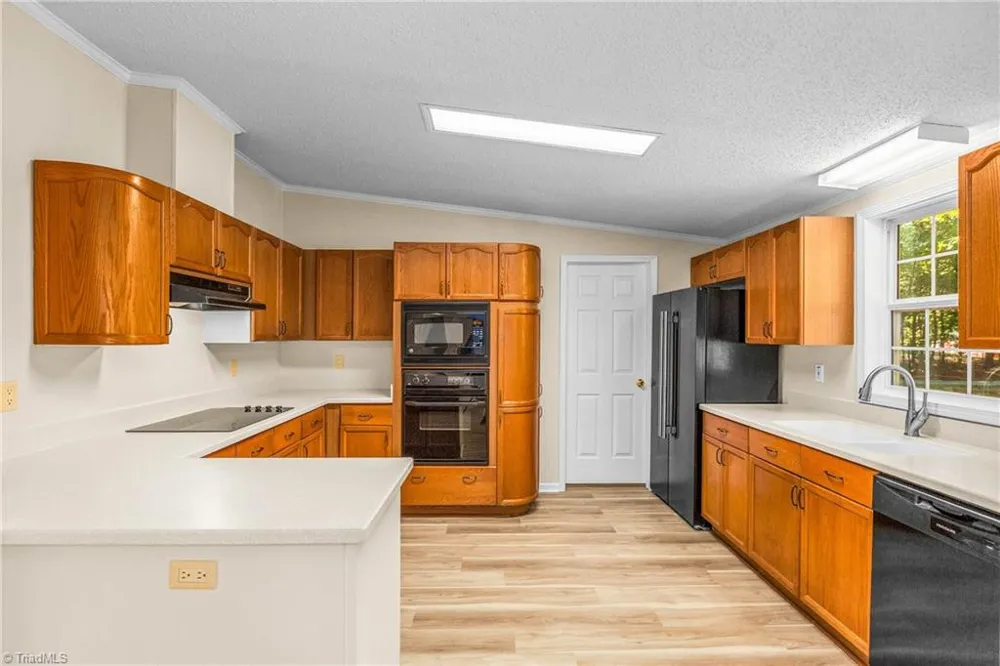 8140 Baux Mountain Road Germanton, NC 27019