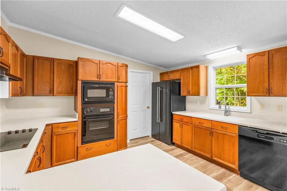 8140 Baux Mountain Road Germanton, NC 27019