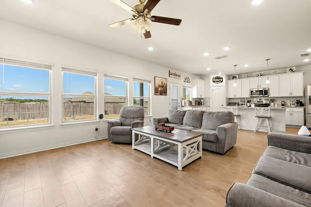 100 Windgate Drive Hutto, TX 78634