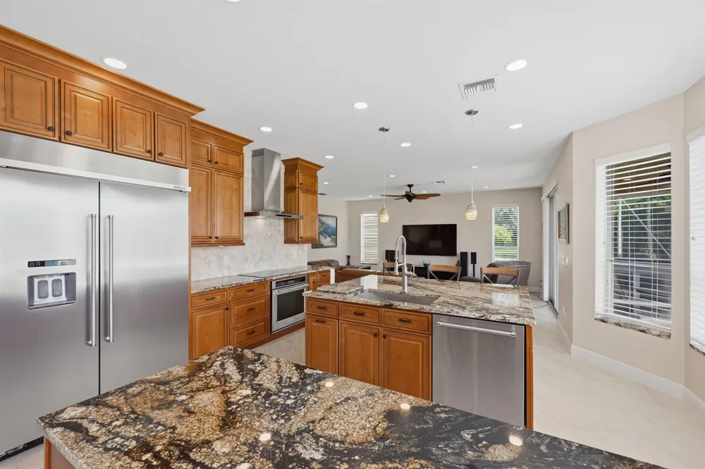10592 PLAINVIEW CIRCLE Boca Raton, FL 33498