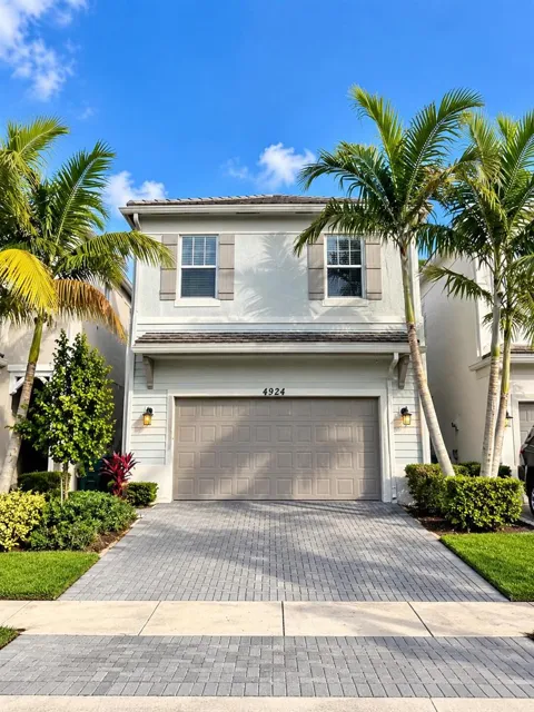 4924 NW 48th Terrace