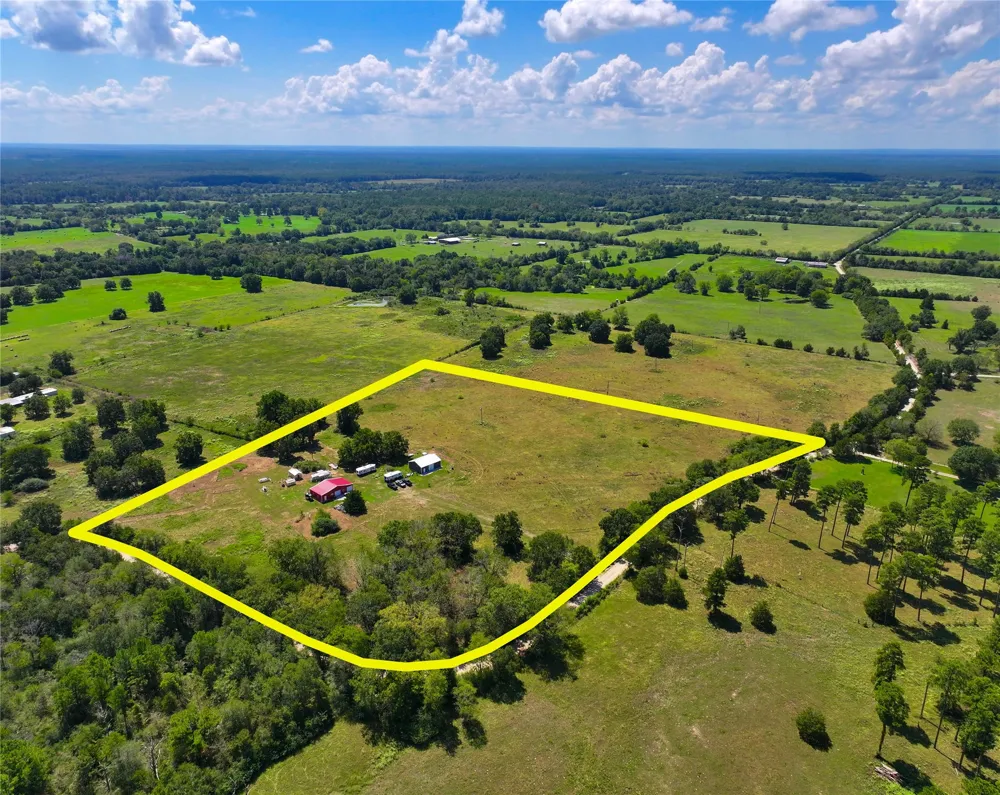 2067 County Road 3620 Lovelady, TX 75851